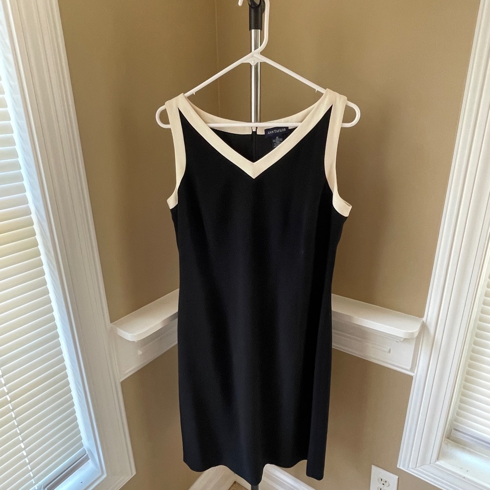 Vintage Ann Taylor black w/ white trim sheath dress 12